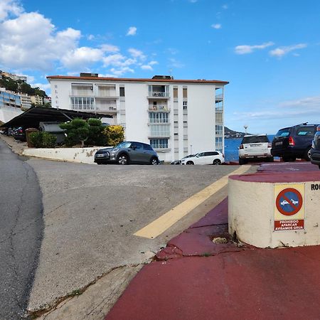Les Pieds Dans L'Eau, La Tete Dans Les Nuages, Roses Apartamento Exterior foto