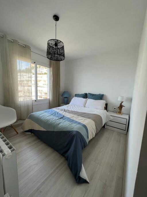 Les Pieds Dans L'Eau, La Tete Dans Les Nuages, Roses Apartamento Exterior foto